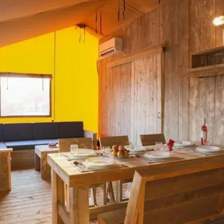 منتزه العطل Eurocamp Mobile Homes At Valkanela *