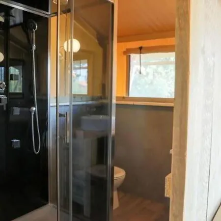 Eurocamp Mobile Homes At Valkanela منتزه العطل فونتانا