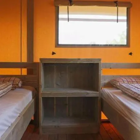 Eurocamp Mobile Homes At Valkanela منتزه العطل *